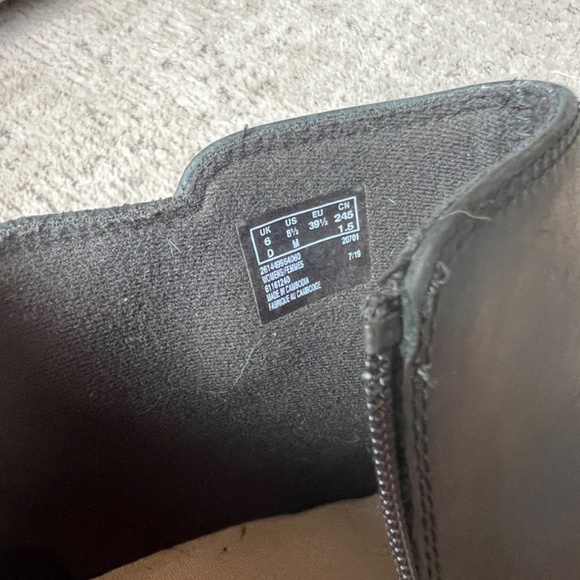 Clarks booties Addiy Gladys Leather Black Side Zip Size 8.5 M - Picture 6 of 7